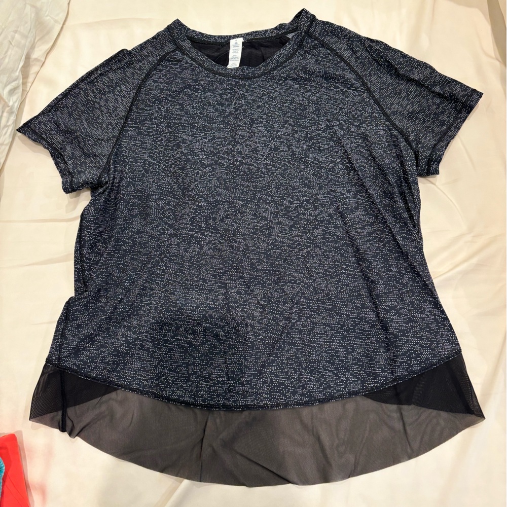Lululemon Athletica Gray Asymmetrical Short Sleeve T-Shirt